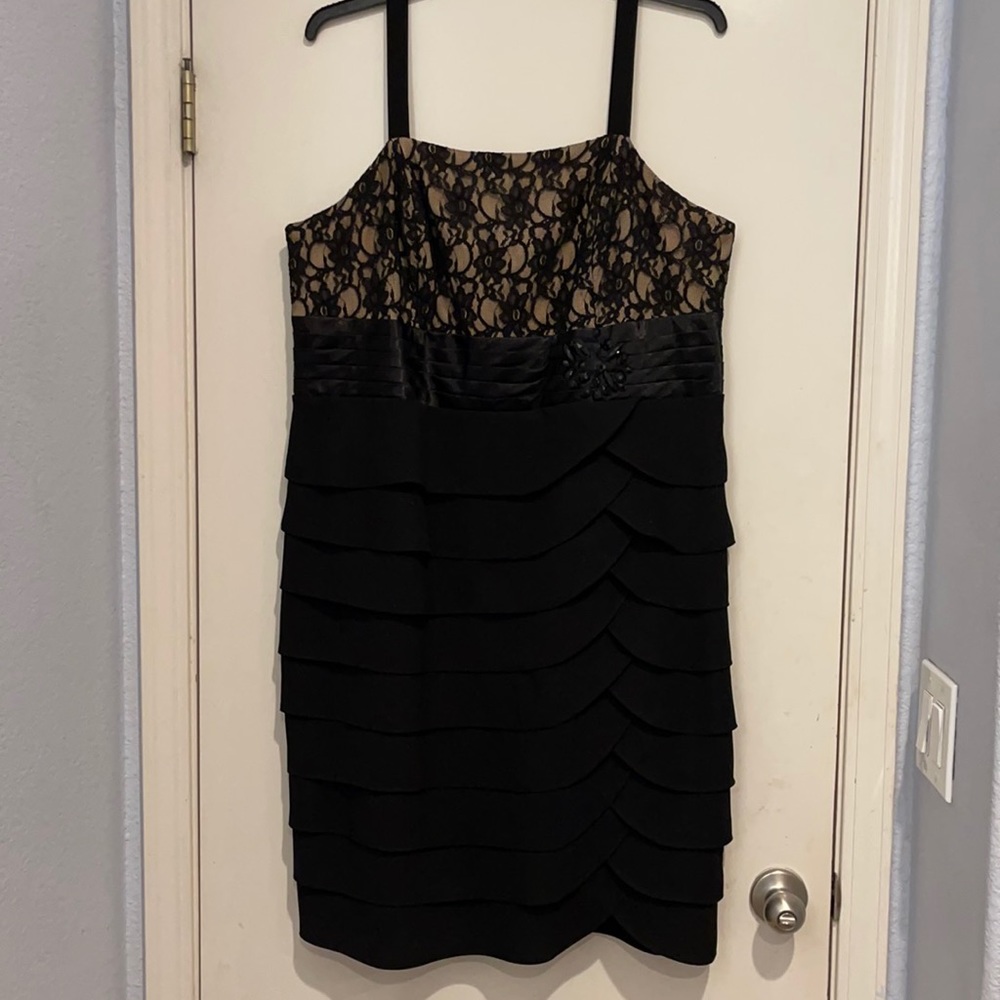 Jessica Howard evening/prom gown size 18w